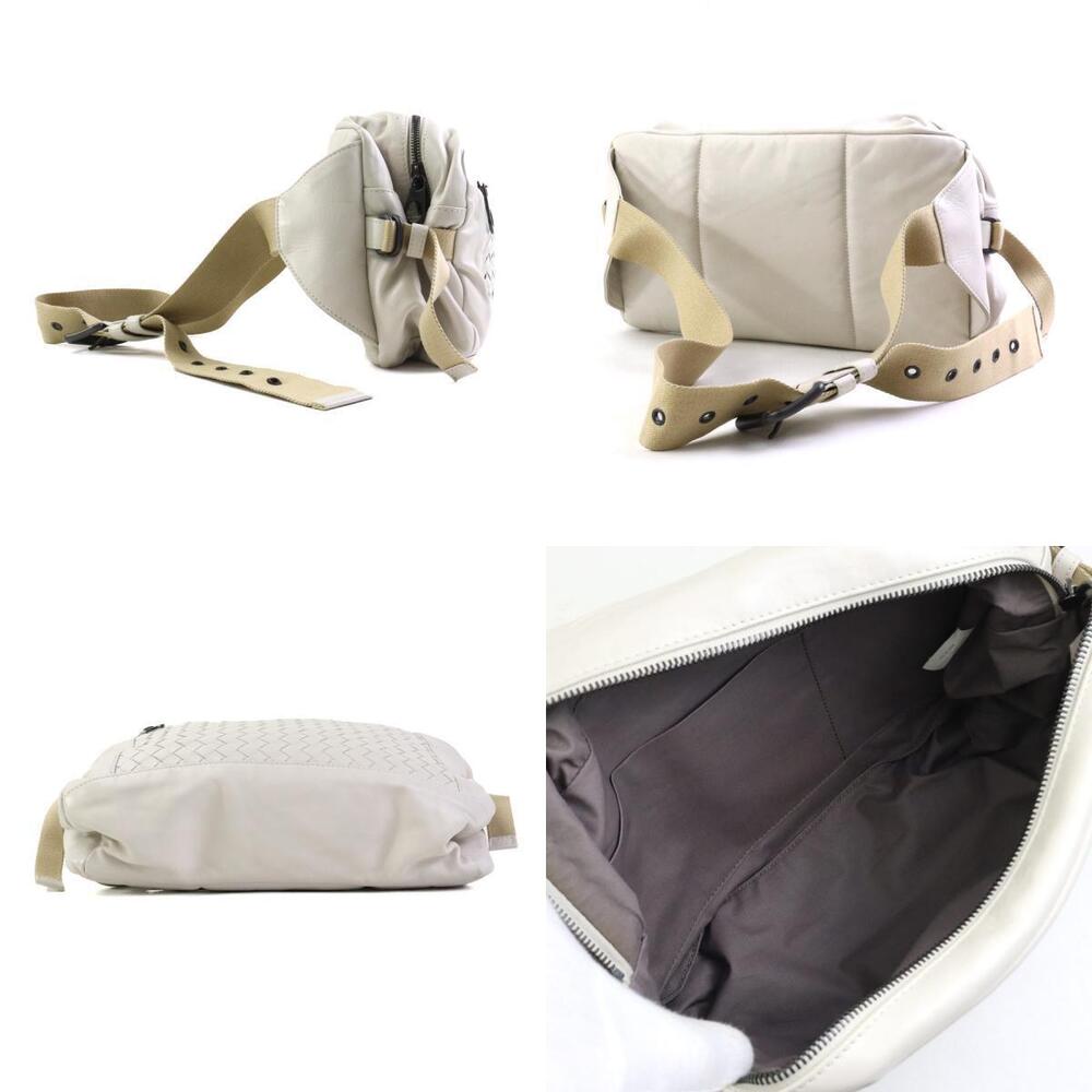 Bottega Veneta beige White Intrecciato belt body leather bag